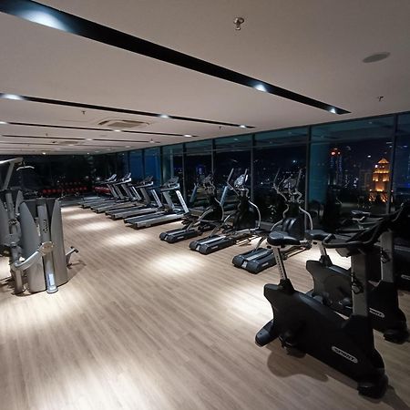 C14B Modern Infinity Pool Klcc Balcony View Apartment Куала Лумпур Екстериор снимка