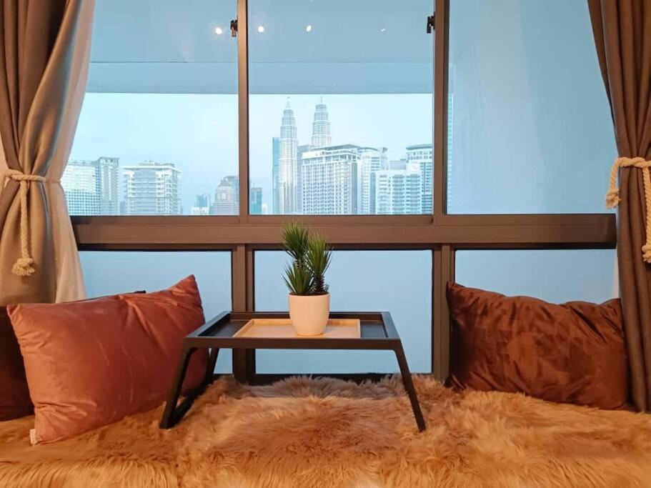 C14B Modern Infinity Pool Klcc Balcony View Apartment Куала Лумпур Екстериор снимка